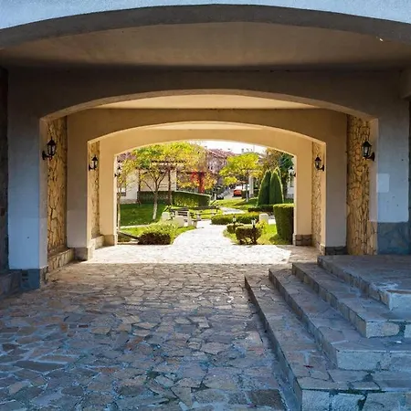 Lovely In Peaceful Family Near To Nesebar Apartment *