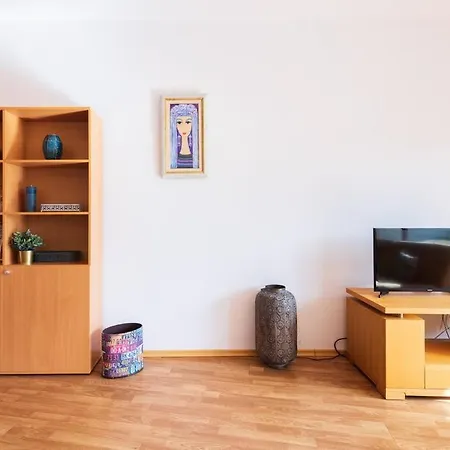 Lovely In Peaceful Family Near To Nesebar Apartment