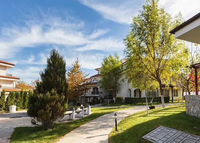 Lovely In Peaceful Family Near To Nesebar Appartement